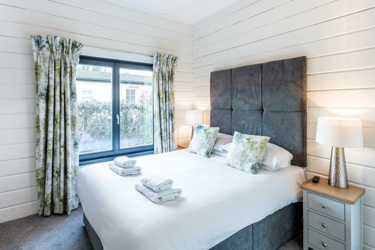 Roydon Marina Village Lodges Екстер'єр фото