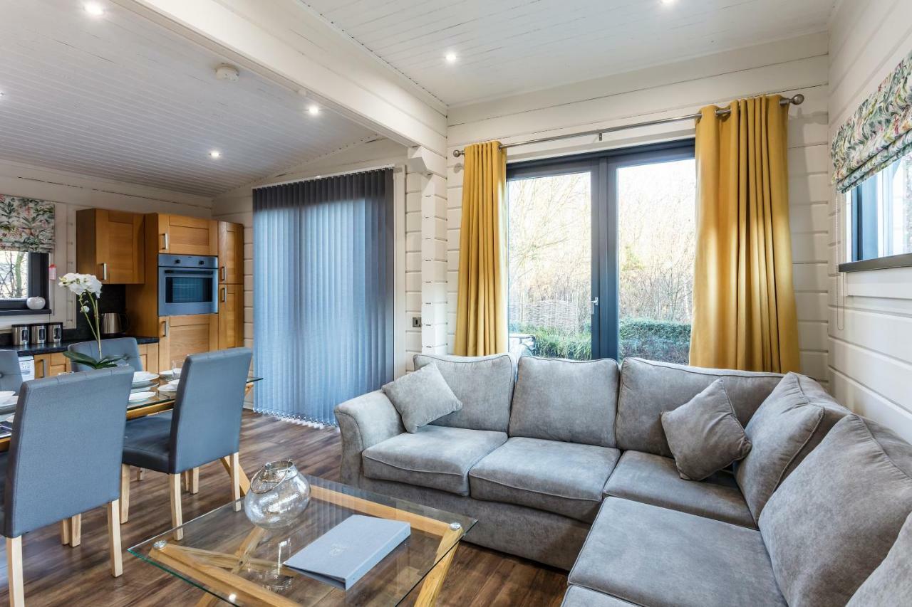 Roydon Marina Village Lodges Екстер'єр фото
